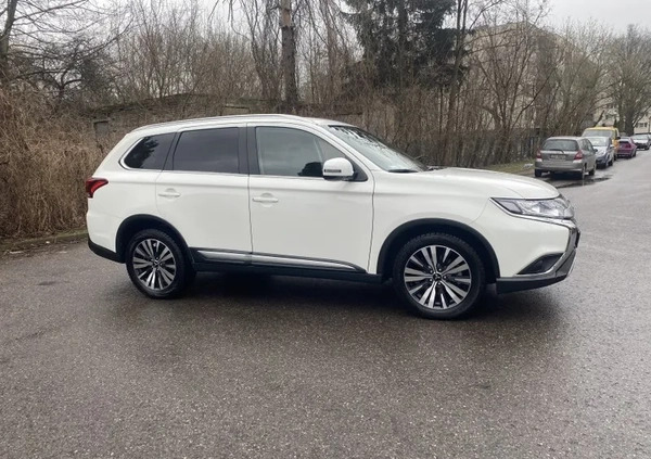 Mitsubishi Outlander cena 116500 przebieg: 20000, rok produkcji 2019 z Warszawa małe 562